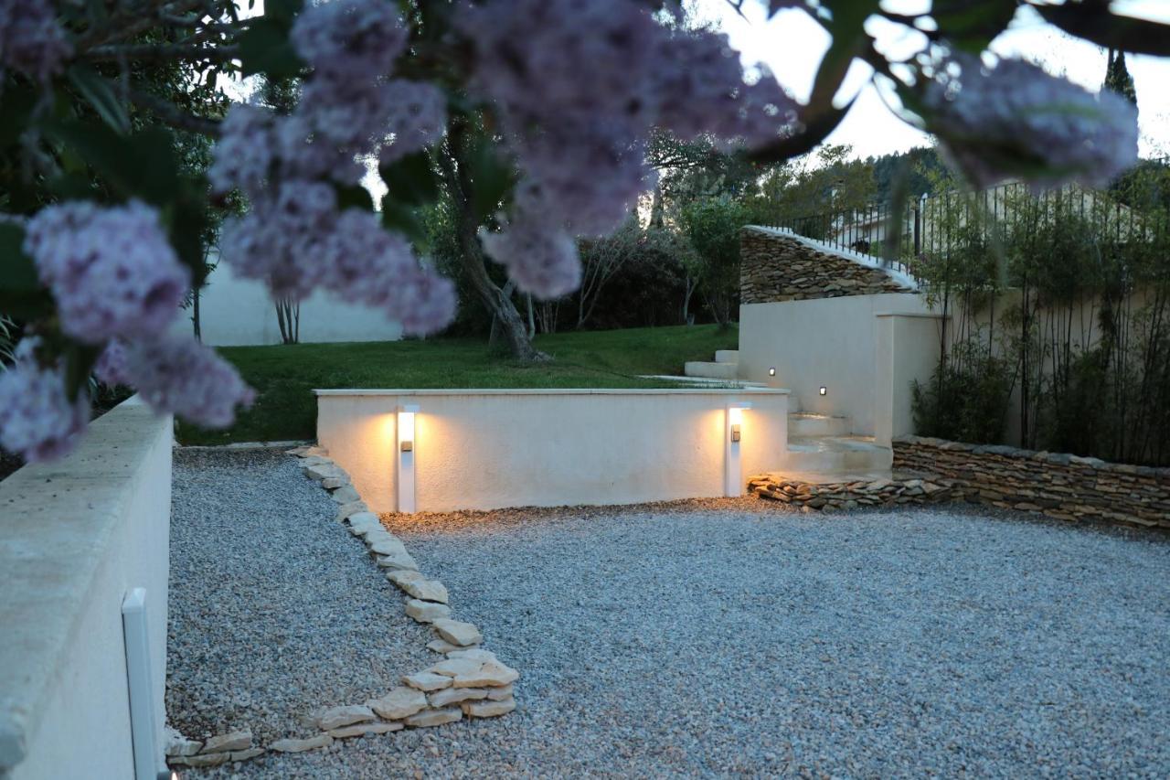 La Villa Des Moulins Calvisson Exterior photo